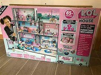 giant lol house